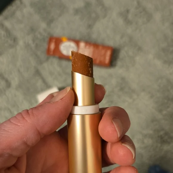 Sol de Janeiro Brazilian Kiss Tinted Lip Butter - Rich Brown - Picture 10 of 10